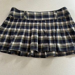 Abercrombie & Fitch mini skirt 2